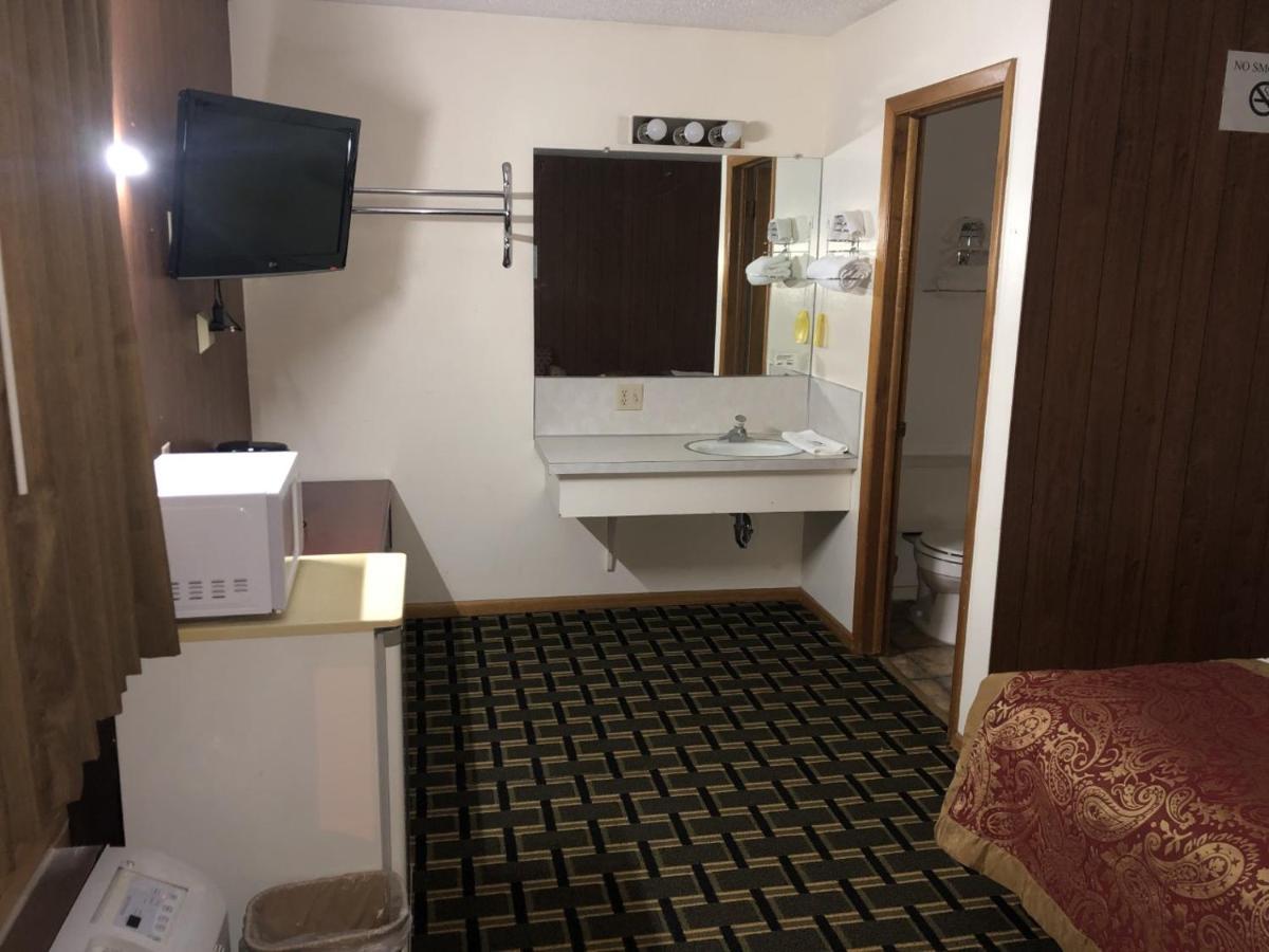Big 12 Motel Broken Bow Εξωτερικό φωτογραφία