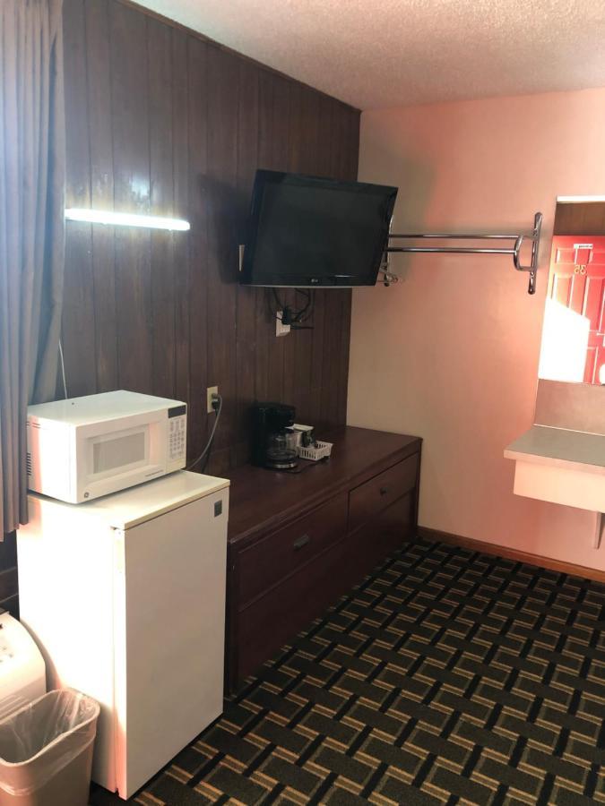 Big 12 Motel Broken Bow Εξωτερικό φωτογραφία