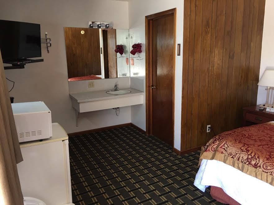 Big 12 Motel Broken Bow Εξωτερικό φωτογραφία